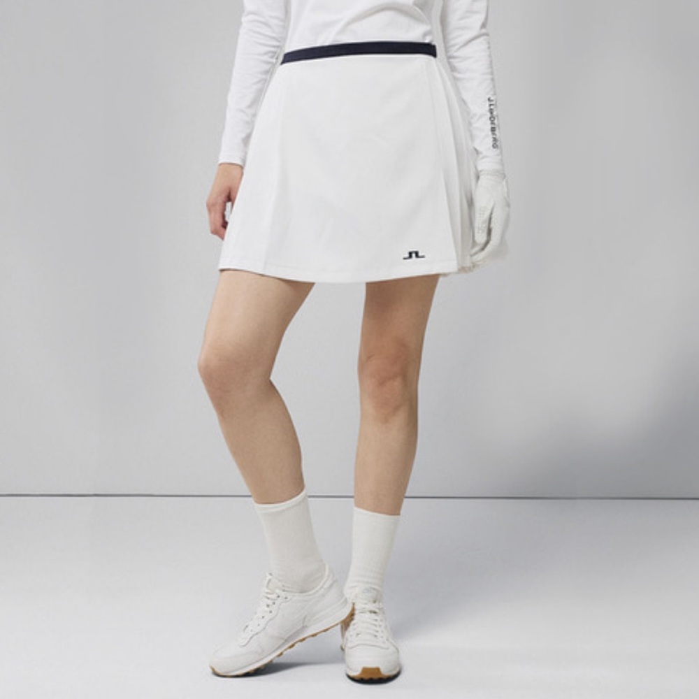 J.Linderberg White Scarlett Lightweight Recycled Stretch Fabric GolfSkort NWT 27